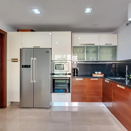 Vacation I Private Heated Swimming Pool, Walking Distance To Puerto Banus, Security 24-7, Bbq, Wifi Marbella