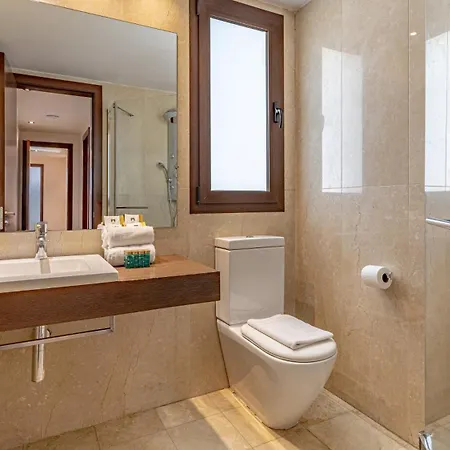 Vacation I Private Heated Swimming Pool, Walking Distance To Puerto Banus, Security 24-7, Bbq, Wifi Apartment