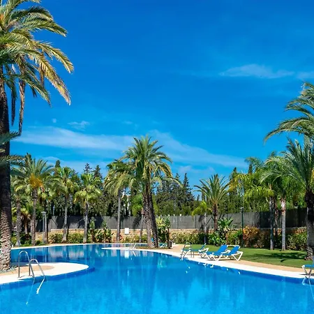 Apartment Vacation I Private Heated Swimming Pool, Walking Distance To Puerto Banus, Security 24-7, Bbq, Wifi *