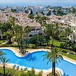 Vacation I Private Heated Swimming Pool, Walking Distance To Puerto Banus, Security 24-7, Bbq, Pool Table, Wifi * Marbella