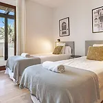 Vacation I Private Heated Swimming Pool, Walking Distance To Puerto Banus, Security 24-7, Bbq, Pool Table, Wifi Lägenhet