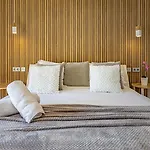 Vacation I Private Heated Swimming Pool, Walking Distance To Puerto Banus, Security 24-7, Bbq, Pool Table, Wifi * Marbella