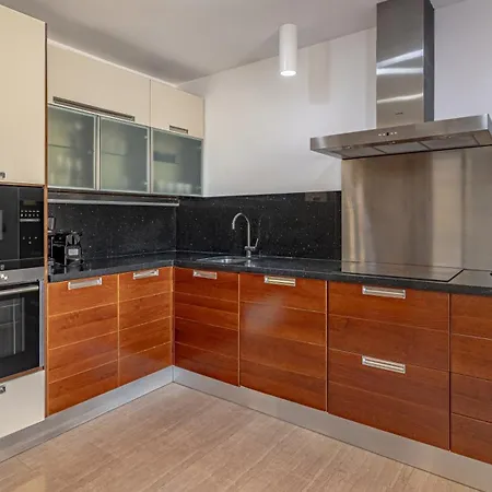 Apartment Vacation Marbella: Private Heated Pool Retreat Near Puerto Banus *