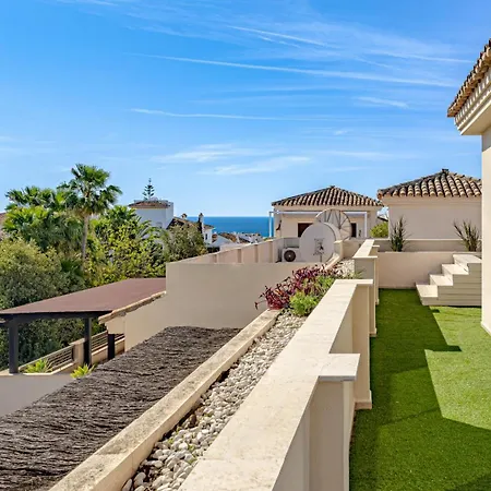 Vacation I Private Heated Swimming Pool, Walking Distance To Puerto Banus, Security 24-7, Bbq, Wifi