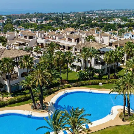 Apartment Vacation Marbella: Private Heated Pool Retreat Near Puerto Banus *