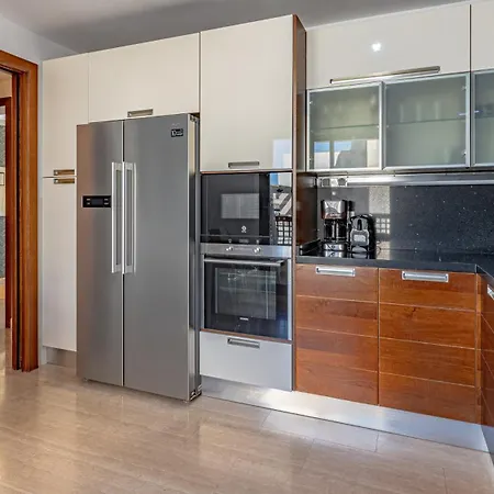 Vacation Marbella: Private Heated Pool Retreat Near Puerto Banus Apartment *