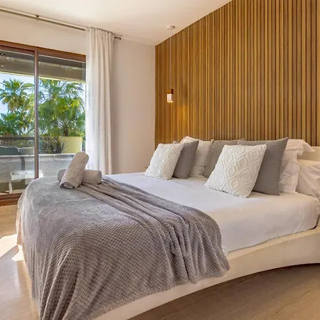 Apartment Vacation Marbella: Private Heated Pool Retreat Near Puerto Banus *