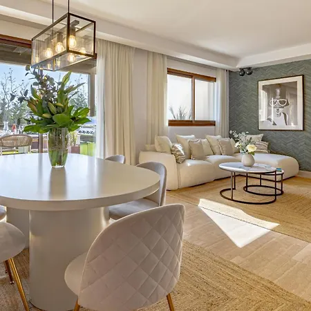 Vacation I Private Heated Swimming Pool, Walking Distance To Puerto Banus, Security 24-7, Bbq, Pool Table, Wifi Apartamento Marbella
