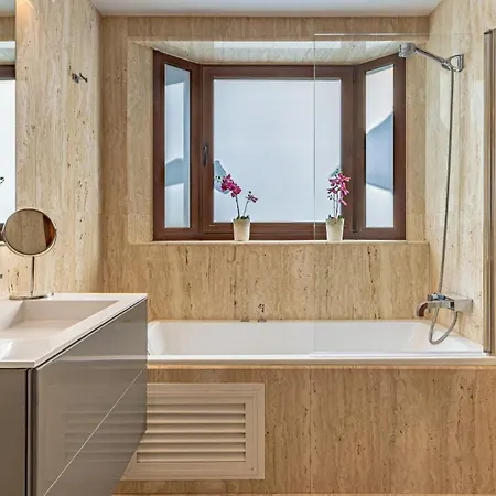 Apartment Vacation Marbella: Private Heated Pool Retreat Near Puerto Banus Marbella