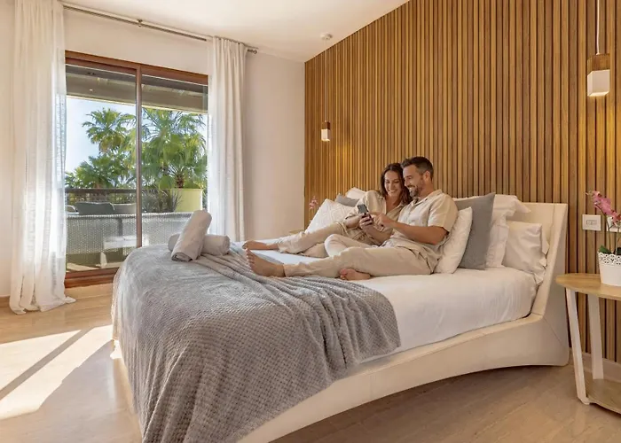 Vacation I Private Heated Swimming Pool, Walking Distance To Puerto Banus, Security 24-7, Bbq, Wifi アパート マルベーリャ