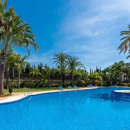 Vacation I Private Heated Swimming Pool, Walking Distance To Puerto Banus, Security 24-7, Bbq, Pool Table, Wifi Appartamento Marbella